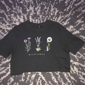 BRAND NEW Urban Outfitters Wildflower T-shirt